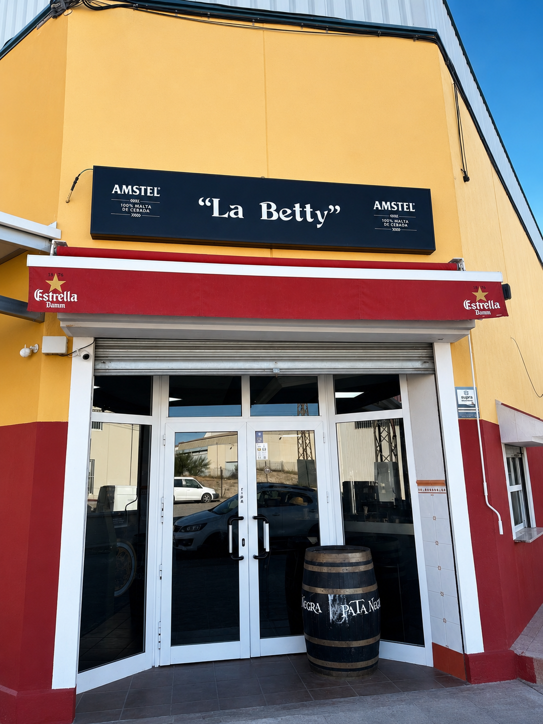Interior Bar La Betty